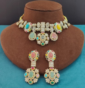 Conjunto de collar inspirado en Sabyasachi de calidad premium, diseño único y hermoso, ideal para novias, se adapta a cualquier atuendo de fiesta. - Product Image 6