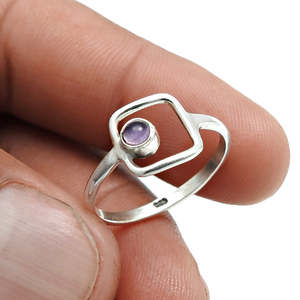 Anillo de plata de ley 925 con amatista, hecho a mano, con engaste de bisel, joyería fina bohemia a precio de mayoreo. - Product Image 3