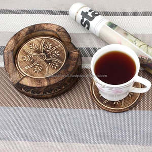 Posavasos de madera personalizables respetuosos con el medio ambiente artesanales clásicos, almohadillas para bebidas hechas a mano para una elegante Barra de protección de mesa, cocina - Product Image 1