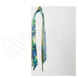 Pañuelo Largo de Seda para Mujer Noemi-Chow, Estampado Abstracto Pintado a Mano, Accesorio de Moda Multifuncional para Todas las Temporadas - Product Image 3