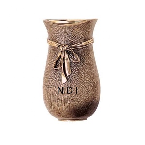 Vase à fleurs en métal design fait à la main, vase à fleurs décoratif en aluminium pour la décoration du salon, finition dorée, pot à fleurs - Product Image 4