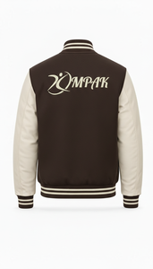 Chaqueta Varsity Unisex de Invierno con Capucha, Estilo Americano Original, Tela de Felpa, Letras de Chenilla, Estilo Urbano Viral, Sostenible - Product Image 3