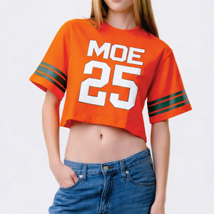เสื้อยืดครอปทรงอเมริกันฟุตบอลสำหรับผู้หญิง ผ้าคอตตอนผสม แขนสั้น สไตล์ลำลอง พิมพ์ลายหมายเลข รับผลิตเสื้อแบบ Private Label จำนวนมาก - Product Image 1