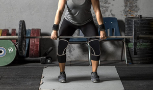 Genouillères de compression élastiques légères et respirantes en néoprène de 7 mm avec logo personnalisé pour la musculation et l'haltérophilie - Product Image 5