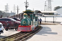 Train électrique sur rails en acier Nova Rides 16 places pour enfants TT-Green, train touristique pour parc d'attractions