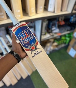 ไม้คริกเก็ต HIT ZONE Elite English Willow คุณภาพสูงระดับมืออาชีพ สำหรับการแข่งขัน ผลิตด้วยมือ พร้อมอุปกรณ์กีฬาหนังแท้ - Product Image 2