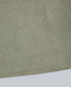 T-shirt oversize vert olive pour femme, écologique, avec logo rouge imprimé, épaules tombantes, manches courtes, coupe classique, en jersey de polyester - Product Image 3