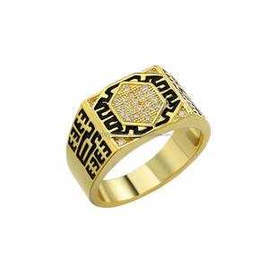 Bague statement hexagonale en argent sterling 925 avec diamant moissanite de luxe, centre en pierre détaillée et motif latéral audacieux - Product Image 1