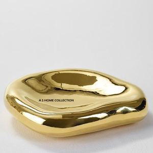 Plateau décoratif en aluminium moulé en forme de feuille pour servir le savon, idéal pour la maison, les hôtels et les occasions spéciales - Product Image 4