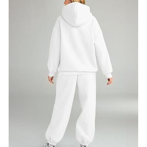 Survêtement personnalisé pour femme avec logo, ensemble deux pièces mode (hoodie et pantalon de jogging) - Product Image 4