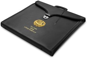 Étui pour tablier de Maître Maçon Bleu - Personnalisé en similicuir noir MM, WM, Provincial - Product Image 2