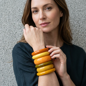 Ensemble de bracelets en résine faits à la main, motif floral, orange, jaune, vert, coloré, objet d'art, collection, artisanat de Noël, bijoux pour femmes - Product Image 1