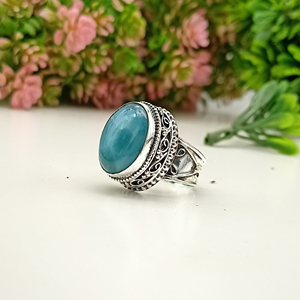 Bague classique bohème en argent sterling 925, faite à la main, avec larimar et sertissage clos, bijou pour femme, idéale pour mariage et anniversaire - Product Image 2