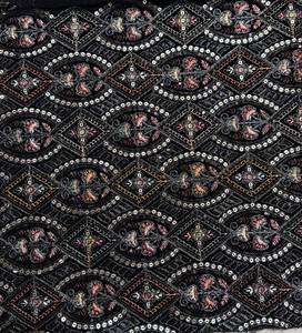 Tissu de base en velours noir tricoté à motif losanges, floral et à sequins pour veste ethnique, lehenga ou abaya pour femme - Product Image 1