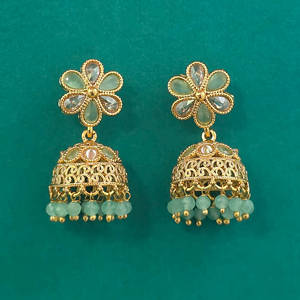 Achetez en ligne des Jhumki antiques de qualité export avec placage or 233091 - Product Image 5