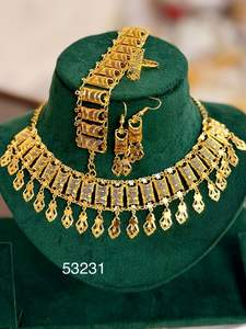 MOLL JEWELLERS Cadena de Cobre Chapado en Oro con Diseño de Hoja y Circonitas Naturales para Mujer, 16 Pulgadas, Ideal para Bodas y Eventos Especiales - Product Image 3