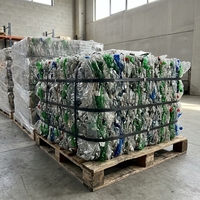 Flocons de bouteilles PET recyclables de haute qualité, triés et propres, pour l'exportation en vrac aux acheteurs et pour les processus industriels