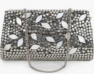 Sac à main en laiton fait main de qualité supérieure avec incrustations métalliques pour femmes, idéal pour les soirées, provenant d'un fournisseur indien, disponible à un prix compétitif. - Product Image 1