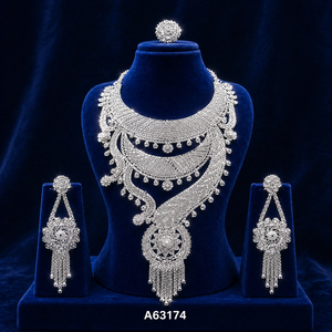 Conjunto de Collar y Pendientes de Aleación Plateada con Diseño de Bola para Mujer A-63170 - Product Image 4