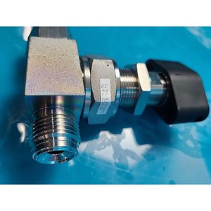 FUJIKIN C.NO.076778 Utilisé comme pièce détachée pour équipement semi-conducteur d'occasion - Product Image 1