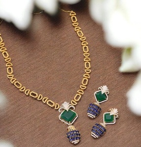 Conjunto de collar de moissanita chapado en oro de alta calidad con aretes, colección para bodas y fiestas para mujeres. - Product Image 4