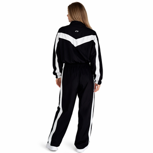 Ensemble survêtement OEM personnalisé pour homme et femme : veste coupe-vent réfléchissante en polyester et nylon imperméable pour le sport en extérieur et pantalon, avec sweats à capuche pour femme - Product Image 4