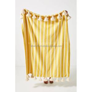 Manta de Estilo Bohemio Natural con Borlas y Rayas Azules, Ideal para Viajes, Mantas Tejidas Indias de Estilo Bohemio - Product Image 3