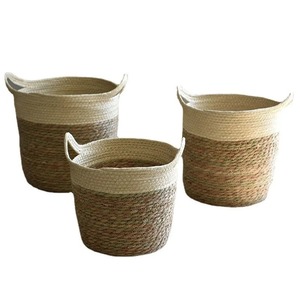 Ensemble de 3 paniers ronds en jonc de mer avec garniture en tissu, paniers de rangement faits à la main, vente en gros, écologiques, fabriqués au Vietnam - Product Image 1