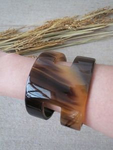 Creative Buffalo Horn Cuff <b>Bracelet</b> With Artistic Design Suitable For Modern Fashion And Boutique Collections - Product Image 2