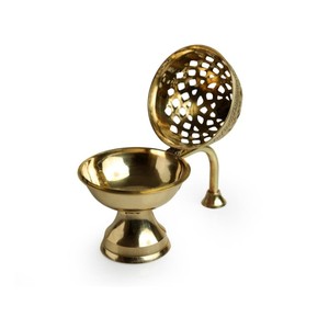 Quemador de incienso de latón con asa |   Quemador de Loban Dhoop Religioso, Ecológico y Hecho a Mano |   Quemador de Bakhoor Decorativo para el Hogar - Product Image 3