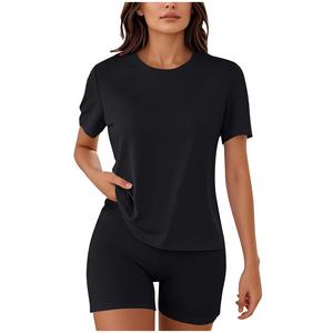 Tenues d'entraînement deux pièces pour femmes, t-shirt ample à manches courtes avec short legging, vêtements de sport d'été pour le yoga et la gym - Product Image 6