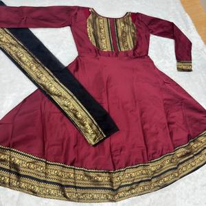 VASTRA COTTAGE Elegante Vestido de Seda Jacquard para Mujer, Completamente Forrado con Patrón en la Espalda, Dupatta de Red con Borde, Estilo Elegante para Fiestas - Product Image 6