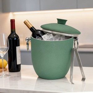 Cubo de hielo de metal y plástico de diseño elegante, perfecto para configuraciones de bar modernas, ideal para enfriar vino, cerveza y refrescos. - Product Image 6