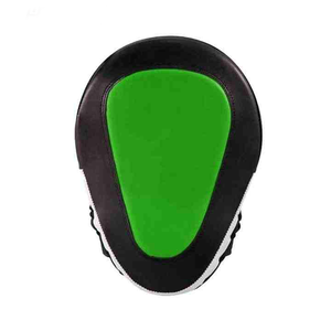 Pads de frappe en cuir personnalisés de bonne qualité pour la boxe, le Muay Thai et le kickboxing, fabriqués au Pakistan - Product Image 2