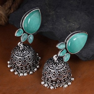 Pendientes Jhumka de Latón Oxidado Plateado con Piedra Aqua |   Pendientes Colgantes Boho Tribales Hechos a Mano |   Collar Étnico Indio Antiguo para Mujer - Product Image 4