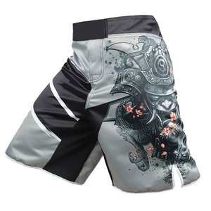 Pantalones cortos de boxeo diseñados para luchadores que realizan movimientos que implican distancia y tiempo durante sesiones intensas. - Product Image 3