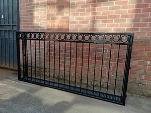 Rampe de balcon traditionnelle en fer forgé ; résistante à la rouille, conception murale ; facile à assembler ; adaptée à une utilisation en extérieur. - Product Image 6