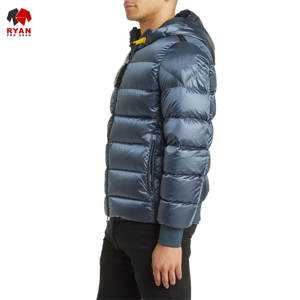 Chaqueta acolchada de diseño personalizado para hombre con logotipo personalizado, cierre de cremallera, tela transpirable y cómoda - Product Image 2