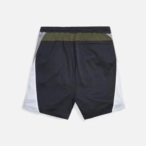 Shorts de basket-ball en maille pour hommes, vente en gros, personnalisables, en polyester respirant, pour la gym, l'entraînement, la course à pied et les sports athlétiques - Product Image 4