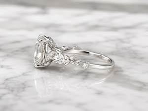 Anillo de Moissanita Brillante de 2 Quilates con Corte Ovalado y Diseño Floral, Plata 925 Original para Bodas, Aniversarios, Fiestas y Promesas - Product Image 3