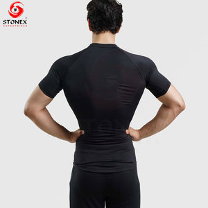 T-shirt de sport pour homme OEM, design personnalisé, léger, respirant, séchage rapide, vêtements de sport, 100% polyester, haute qualité - Product Image 4