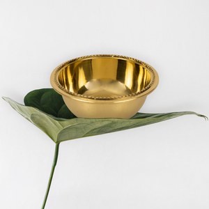 Tazón Katori Dana de Latón con Puntos, Tamaño Pequeño, Tazón Tradicional para Servir Frutos Secos, Prasadam y Decoración del Hogar - Product Image 3