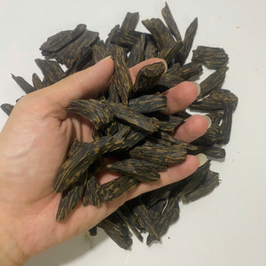 Copeaux d'encens d'agarwood Oud Tigre Vietnamien, morceaux de bois aromatique élégants pour brûleur d'encens, parfum boisé, toutes saisons, pour méditation, rituels et décoration - Product Image 3