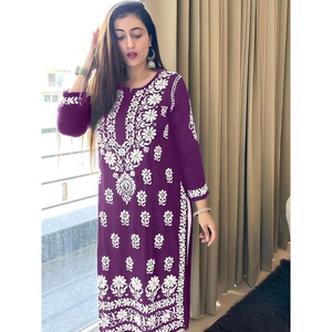 MODE RAYON COTON CHIKANKARI BRODERIE TRAVAIL KURTI avec PALAZZO VIN - Product Image 1
