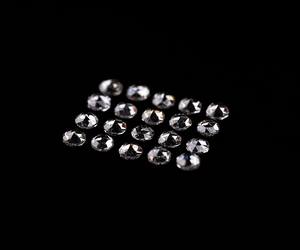 Anillo Solitario con Diamante Redondo de Corte Rosa de 2.5 MM, Cultivado en Laboratorio, Certificado IGI, Color D, Claridad VVS1, Marca Om Gems - Product Image 5