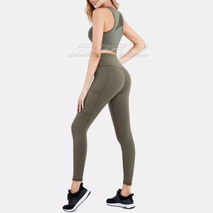 Ensemble de yoga classique conçu avec un soutien-gorge de sport anti-transpiration et des leggings de maintien pour la gym, le fitness et l'entraînement - Product Image 6