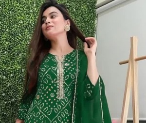 Elegant Green Bandhani <b>Kurta</b> Set With Dupatta Loose Fit Floor Length Cotton <b>Women</b> Ethnic Wear India Pakistan Style All Seasons - Product Image 4