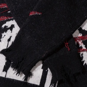 Pull en tricot noir pour homme avec imprimé lettres rouges et ourlet effiloché, manches longues, vêtement d'hiver, style urbain américain, USA - Product Image 4