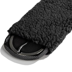 Laisse en fausse fourrure noire pour chevaux, équipement d'équitation, accessoire équestre, ajustement réglable - Product Image 2
