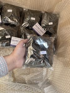 Boutons à bascule en corne polie à 2 trous, durables et écologiques, en gros pour la Saint-Valentin et les fabricants de vêtements de graduation - Product Image 2